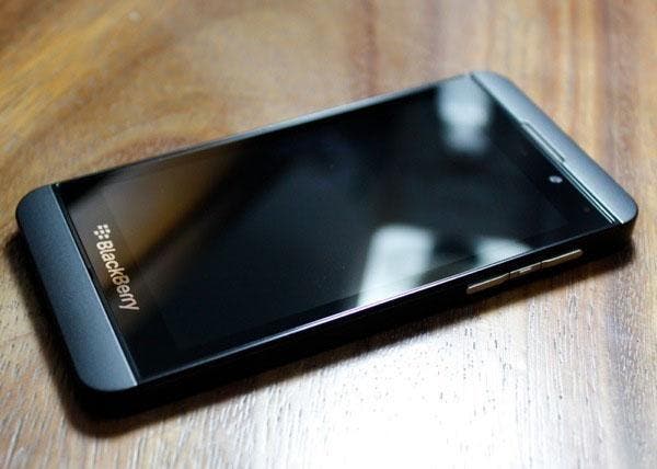  Blackberry Z10 gets accused of copying Chinese phone, could be banned in China! 