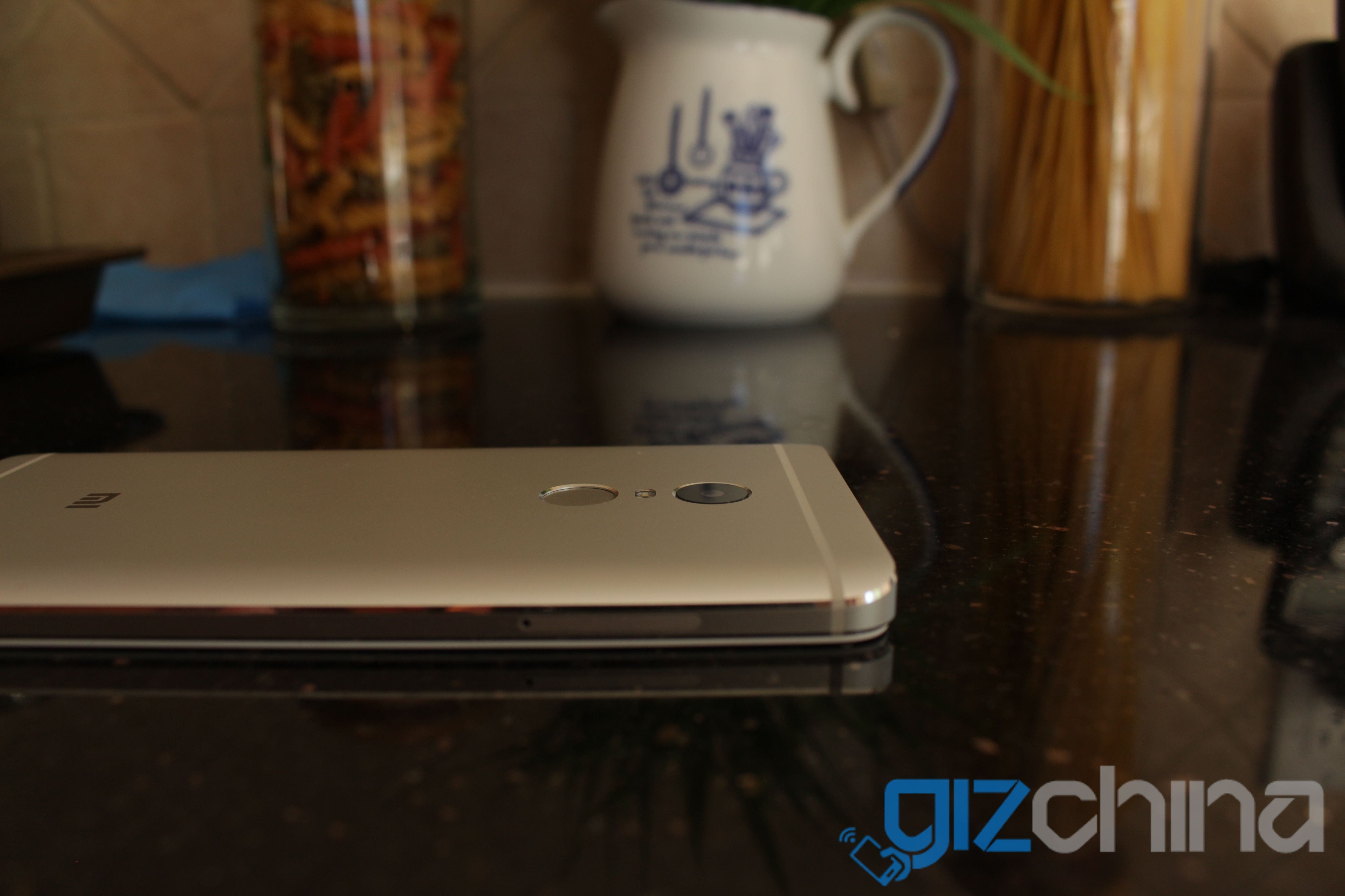 Xiaomi Redmi Note 4 Review - side