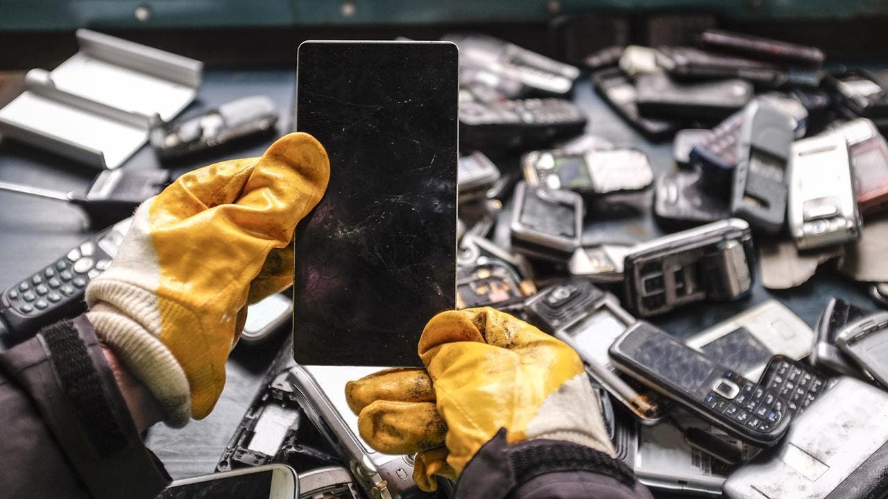 smartphones recycling rate