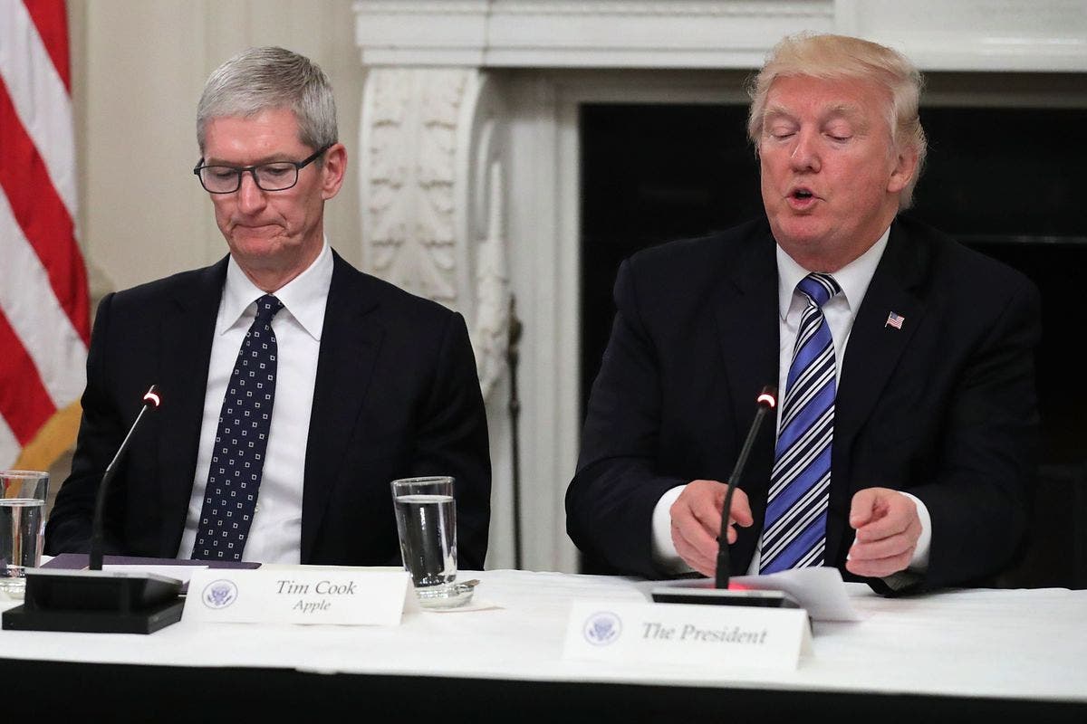 Tim cook and trump