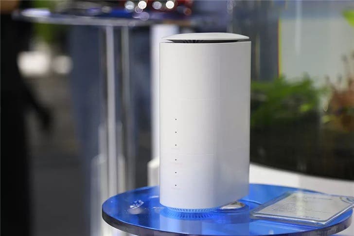 ZTE's second-generation 5G indoor router MC801A