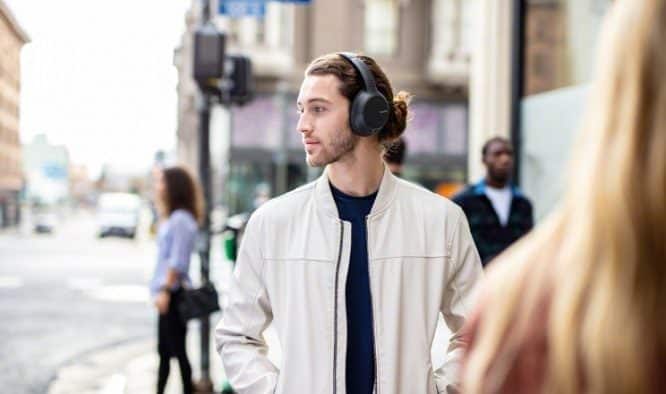 Wireless noise-canceling stereo headphones (WH-CH710N)