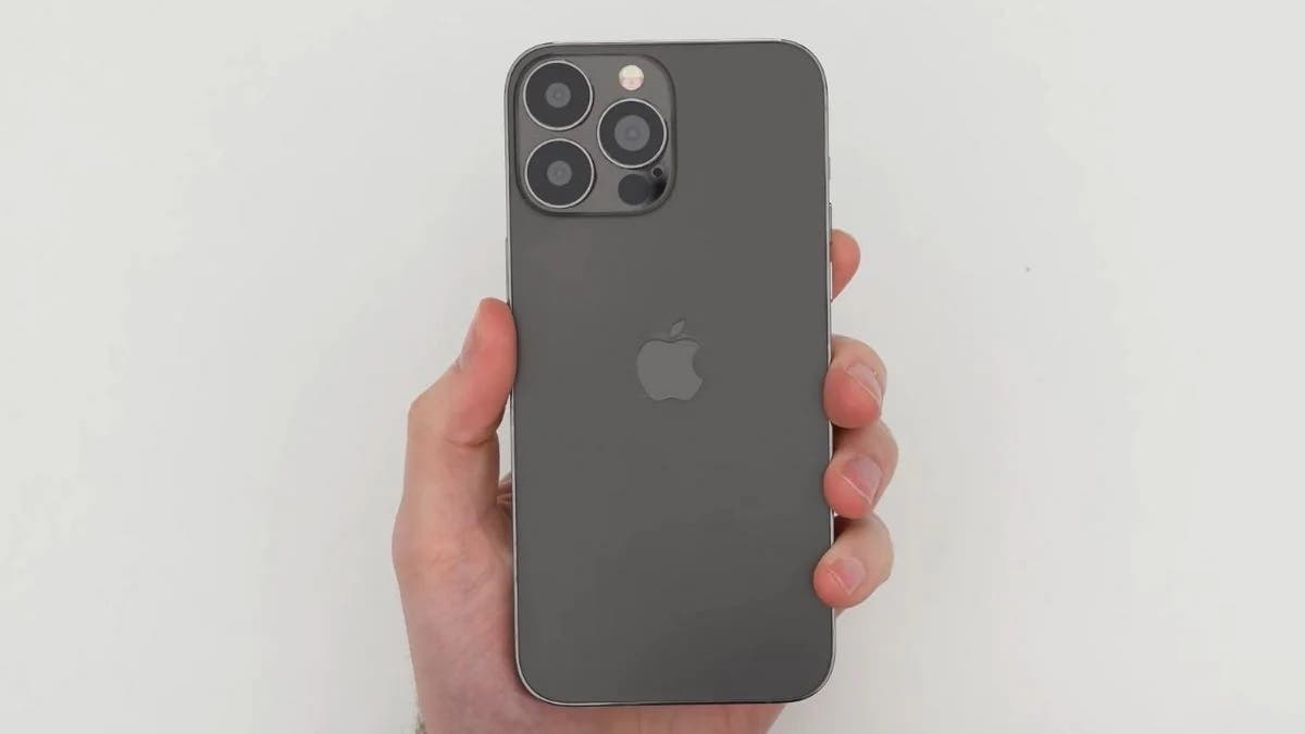Iphone 13 Pro Max Prototype Appeared On Video With A Larger And A Smaller Notch