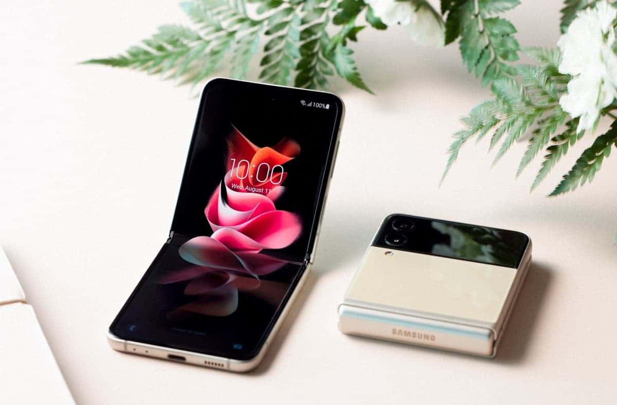 Galaxy Z Flip 3 launched with larger external screen and cheaper price
