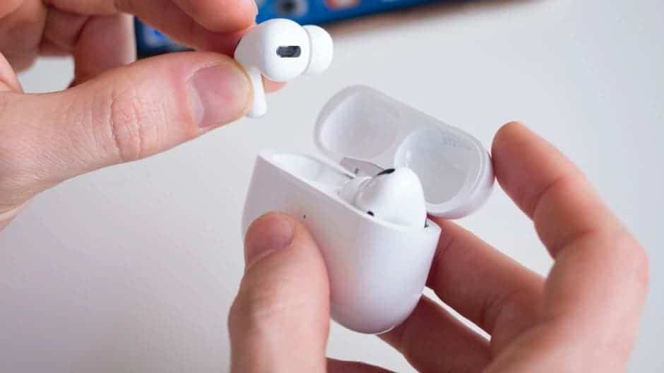 Apple automatic transparency mode AirPods Pro