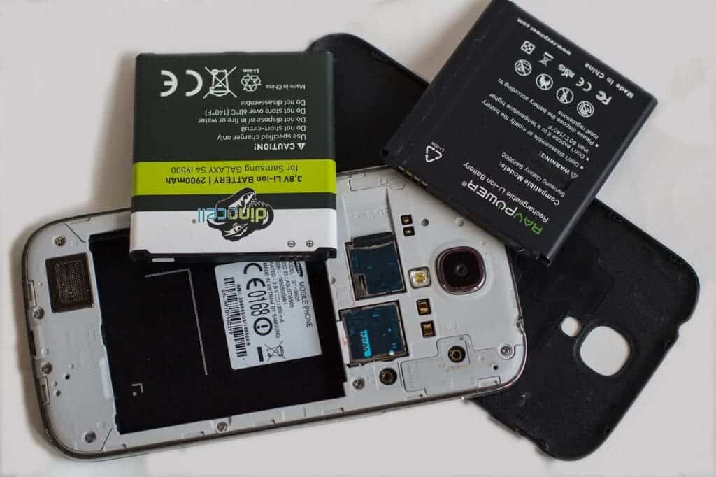 smartphone with removable battery