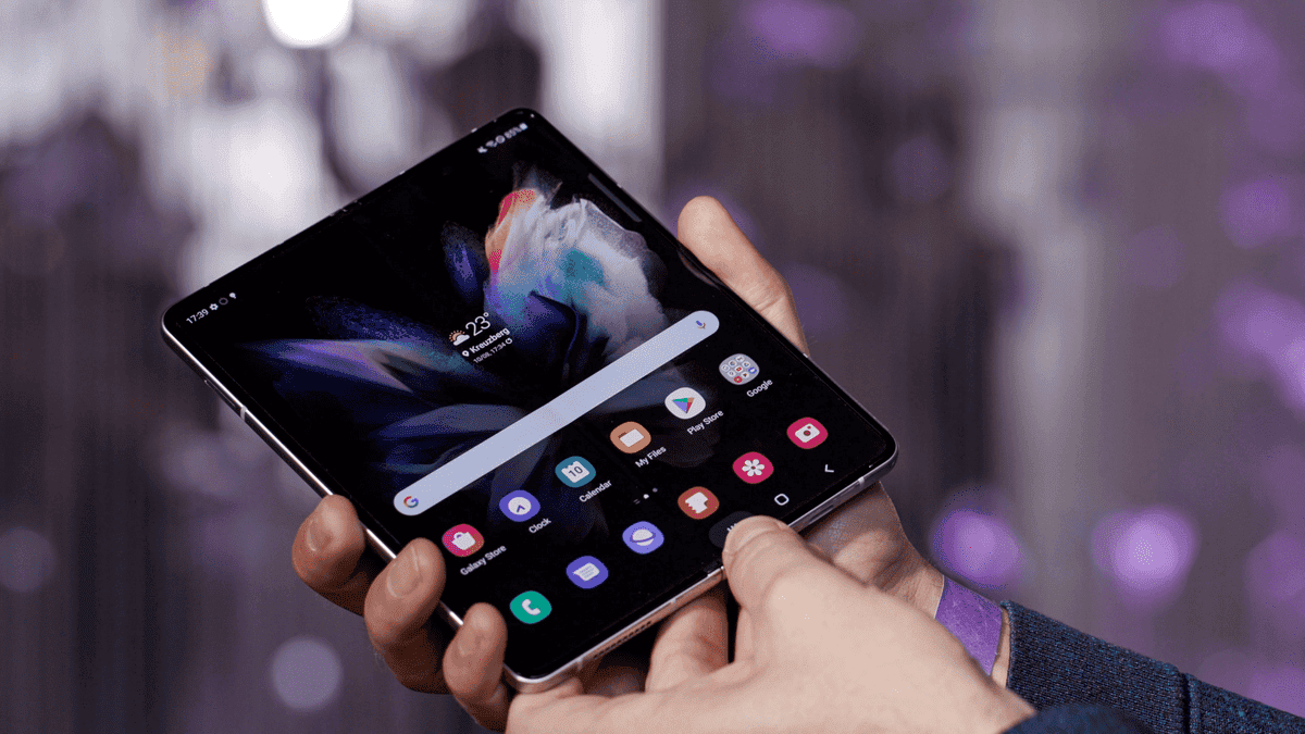 Samsung sold nearly 12 million foldable smartphones in 2022