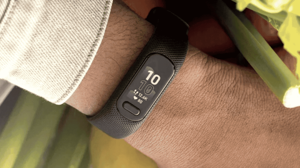Garmin vivosmart 5 launched: OLED screen and $150 price tag