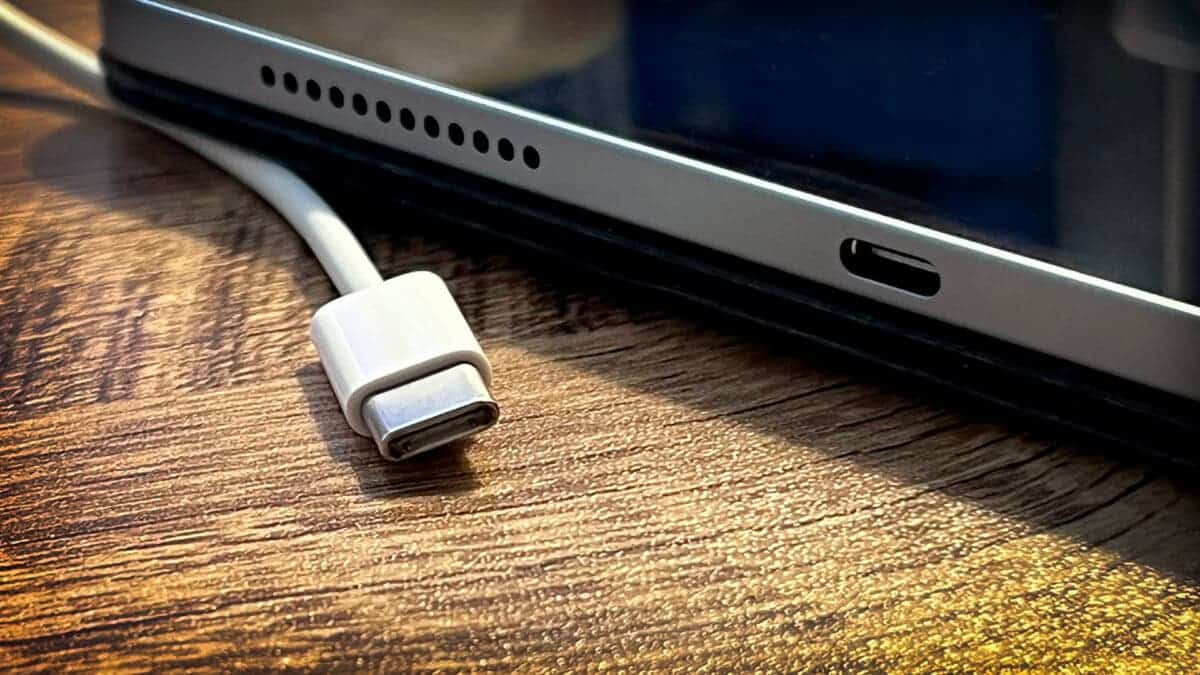 The USB-C iPhone Mod - Proof of Concept 