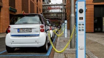 fuel vehicles vs electric vehicles