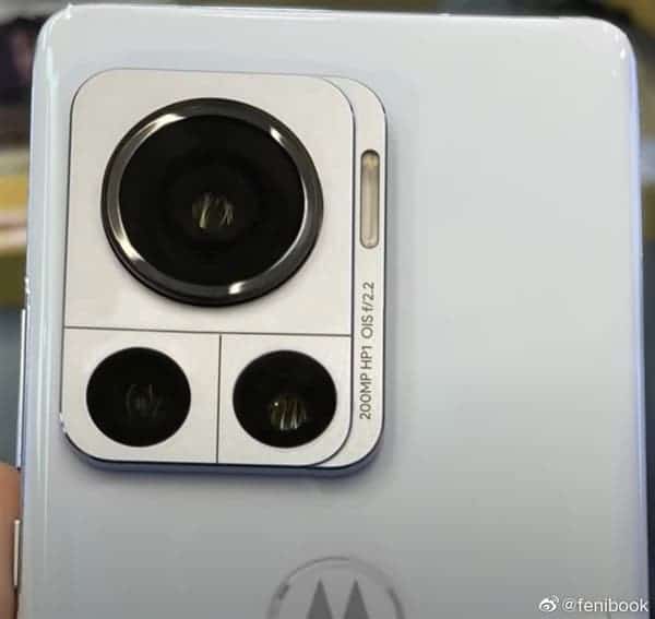 Motorola 200-megapixel lens
