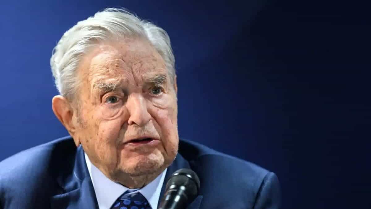 Why Soros Fund Is Buying More Stocks In Tech Bigwigs?
