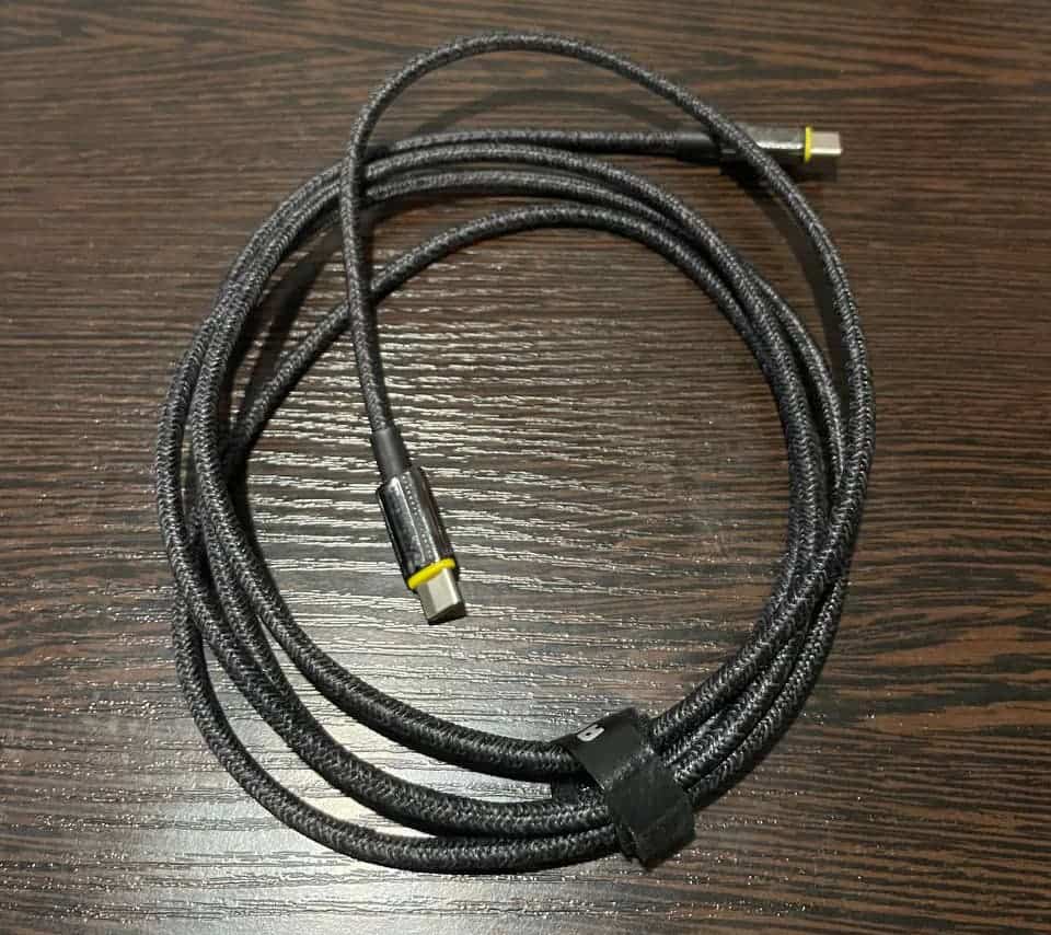 USB Type-C to USB Type-C cable