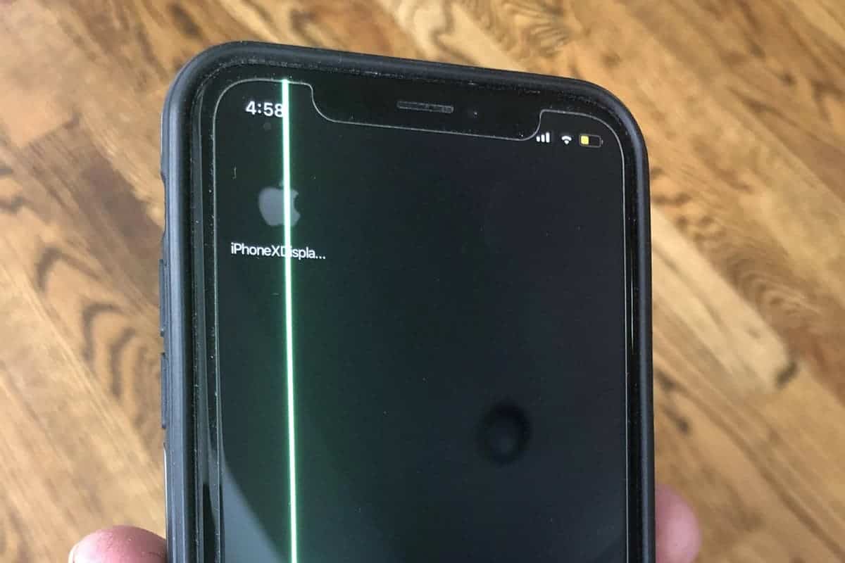 green line on Display of iPhones