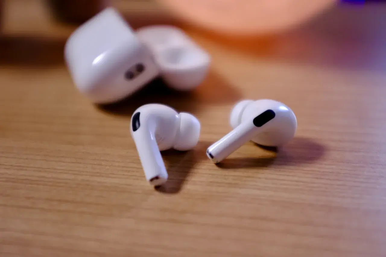 Counterfeit Apple Airpods