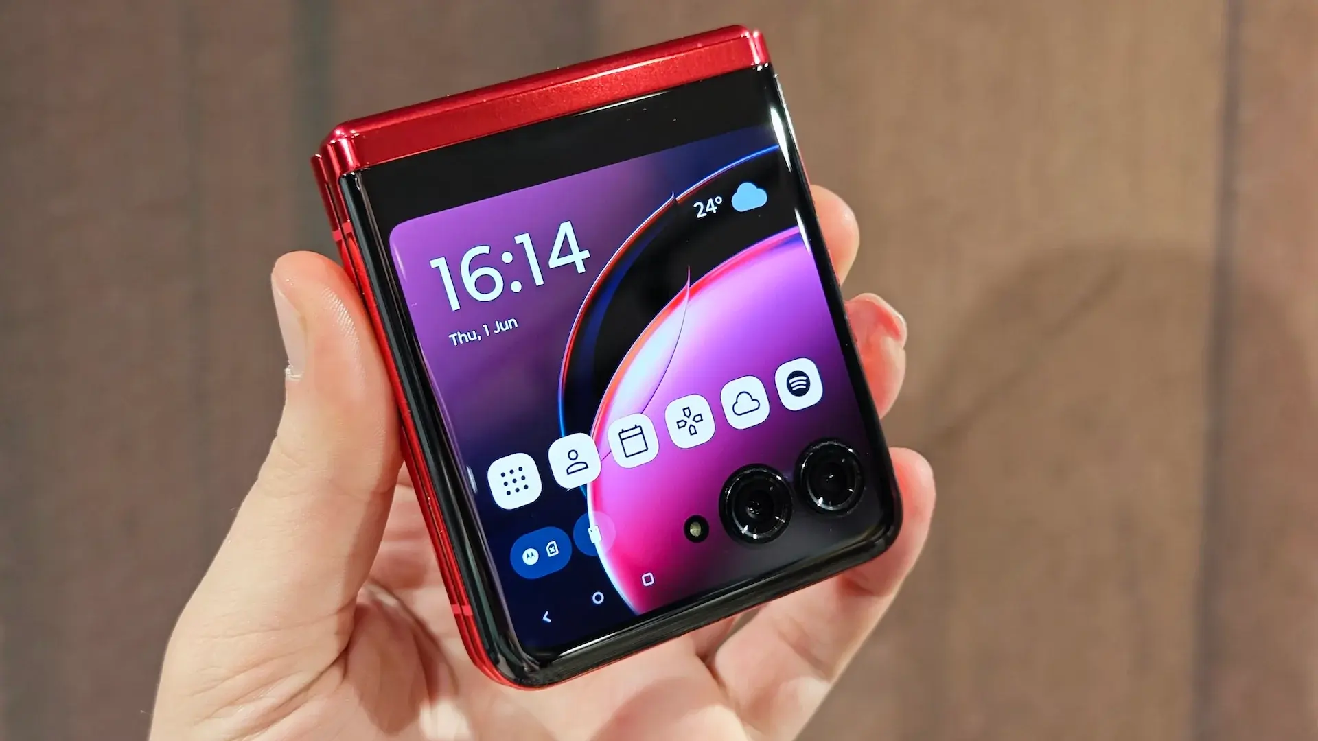 Vote now: Motorola Razr 40 Ultra is out! Would you buy one? - PhoneArena