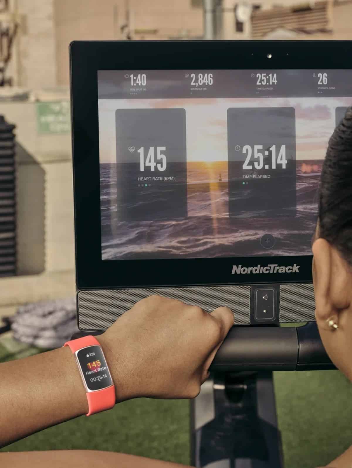 Intuitive Interface Wellness Wearables : Fitbit Charge 6