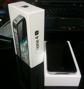 iphone 4s,unboxing,iphone 4s launch,new iphone,iphone 4s box,iphone 4s hands on
