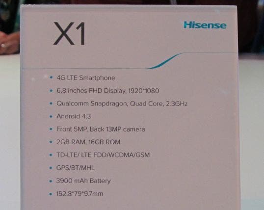 Hisense X1 is a tabl...err... smartphone with a 6.8" screen and Snapdragon 800!