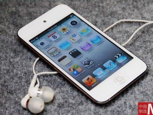 white ipod touch 5